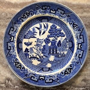 Antique Blue & White Blue Willow Plate. Buffalo Pottery. 1918. Semi Vitreous.